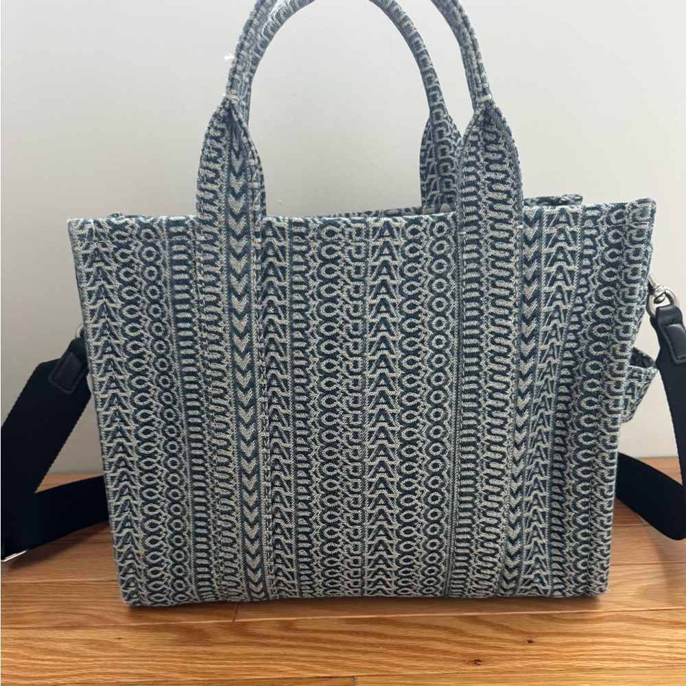 Marc Jacobs The Washed Monogramed Denim Tote - Picture 4 of 10